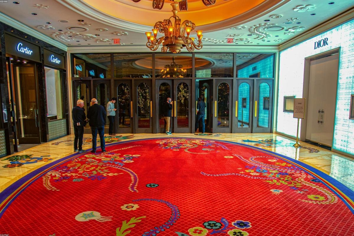 Como hotéis eliminam a dependência da rede elétrica sem obras caras