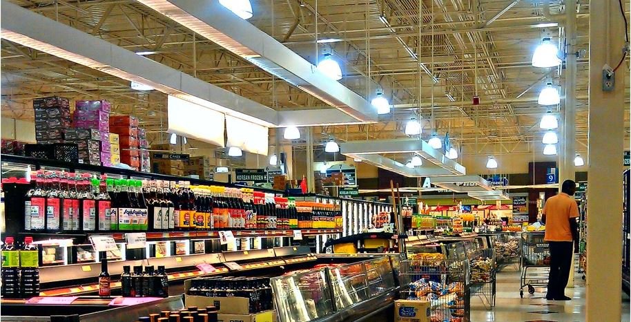 Ar-condicionado em supermercados: eficiência energética e conformidade sanitária